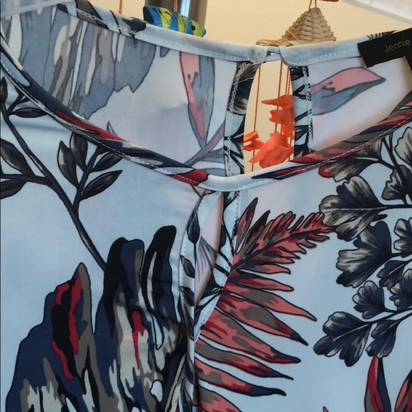 Top - Picture 3 of 4